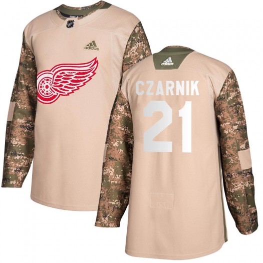 Austin Czarnik Detroit Red Wings Youth Adidas Authentic Camo Veterans Day Practice Jersey